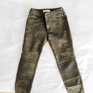 ZARA Camo Skinny Jeans, size 2 [only worn once]